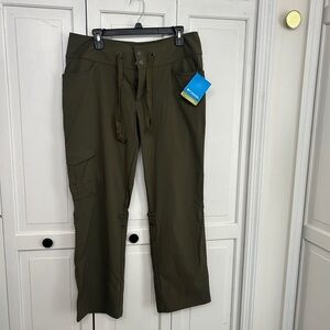 Columbia Women Dark Olive Cargo Pants